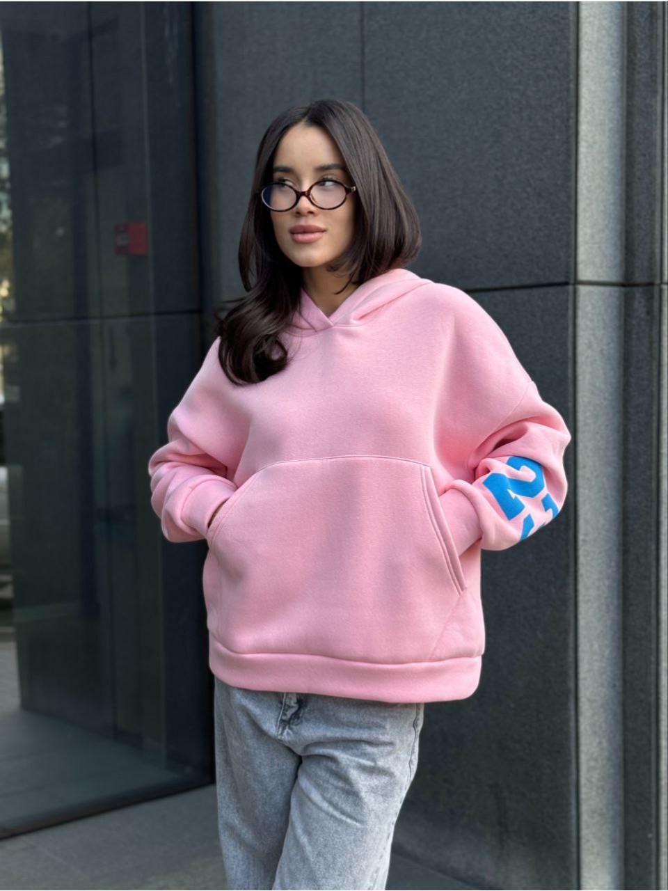 Женское спортивное худи на флисе розового цвета 35501