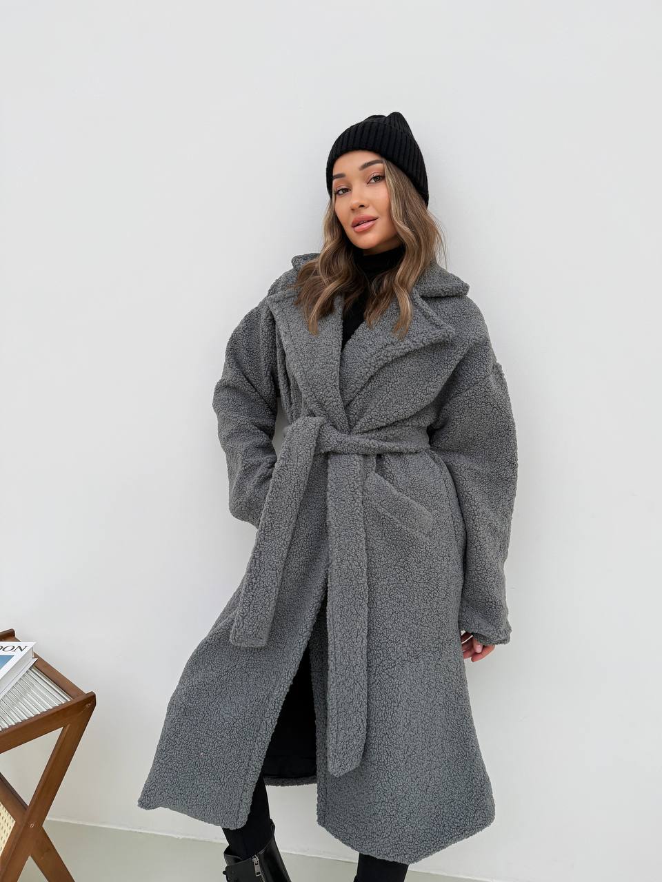 Жіноче тепле пальто з букле сiрого кольору 35209