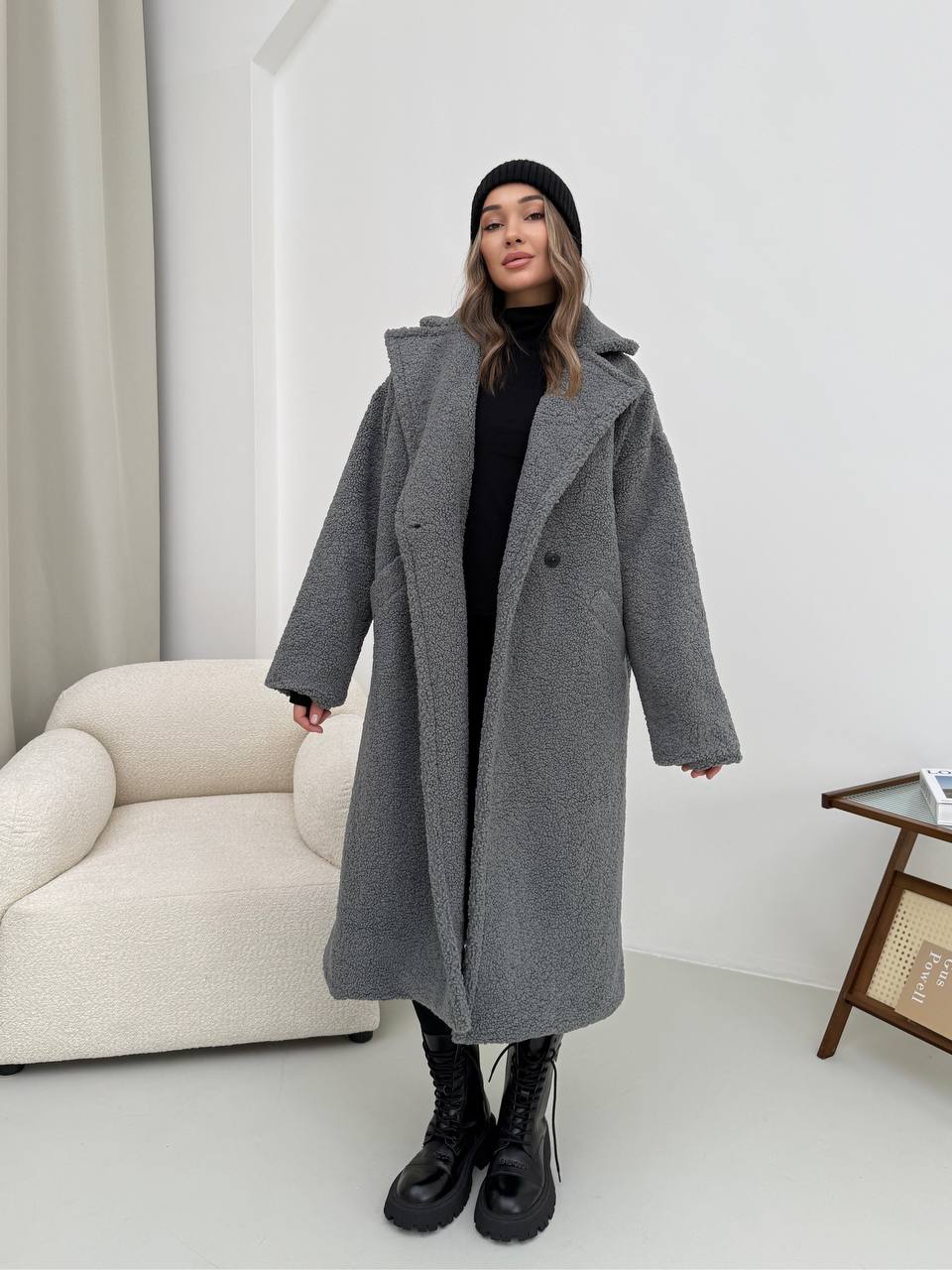Жіноче тепле пальто з букле сiрого кольору 35209