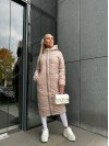 Жіноче зимове пальто-пуховик бежевого кольору 35218