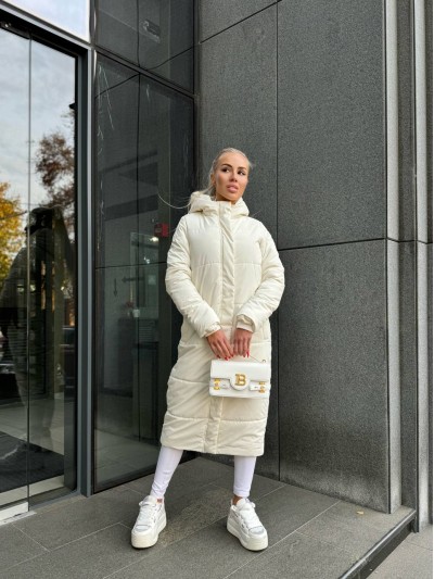 Жіноче зимове пальто-пуховик молочного кольору 35217