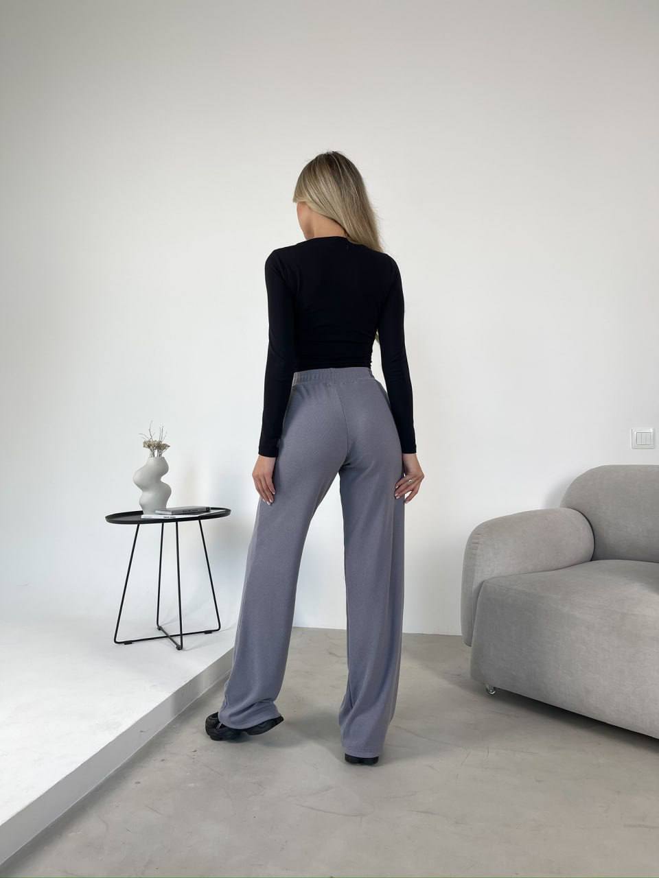 Женские ангоровые штаны графитового цвета 35402