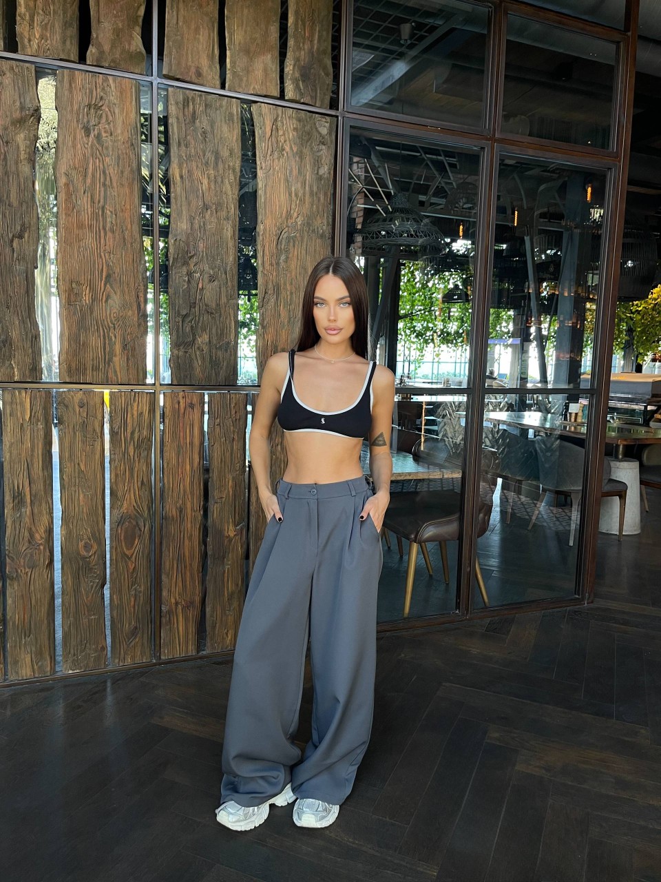 Жiночi базовi класичнi брюки графiтового кольору 34456