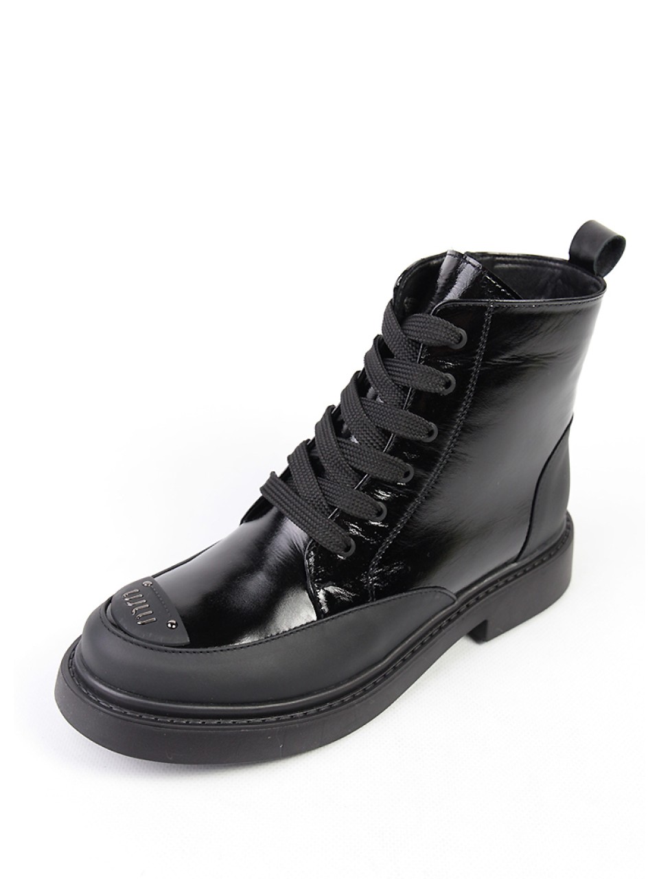 Жіночі черевики з натуральної лак шкіри чорного кольору 34737