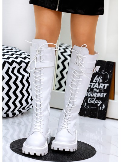 Женские сапоги из натуральной кожи на шнуровке (Байка) белого цвета 34867