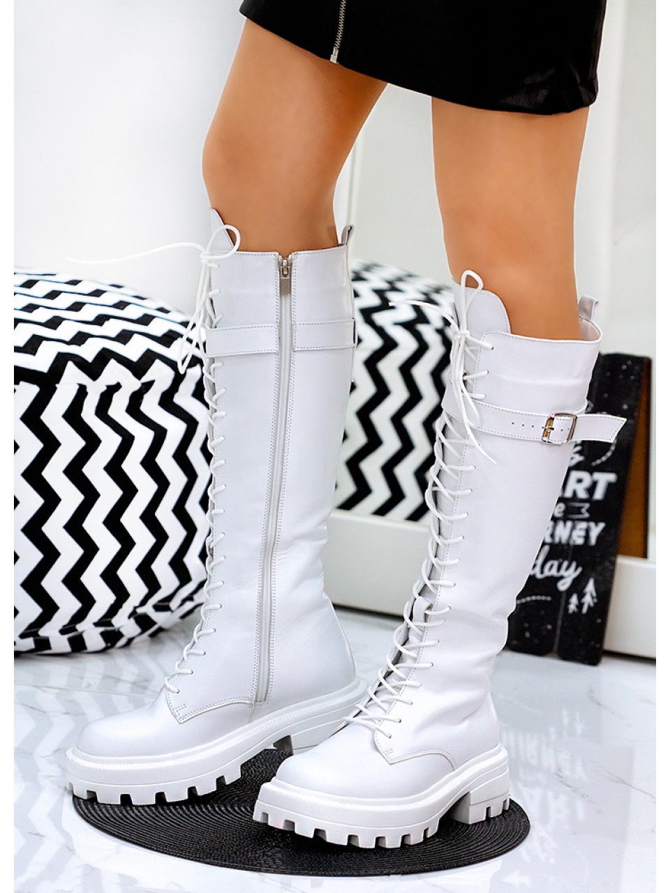 Жіночі чоботи з натуральної шкіри на шнурівці (Європейка) білого кольору 34868