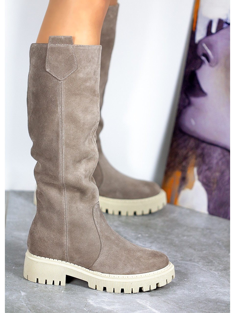 Женские сапоги из натуральной замши (Байка) бежевого цвета 34862