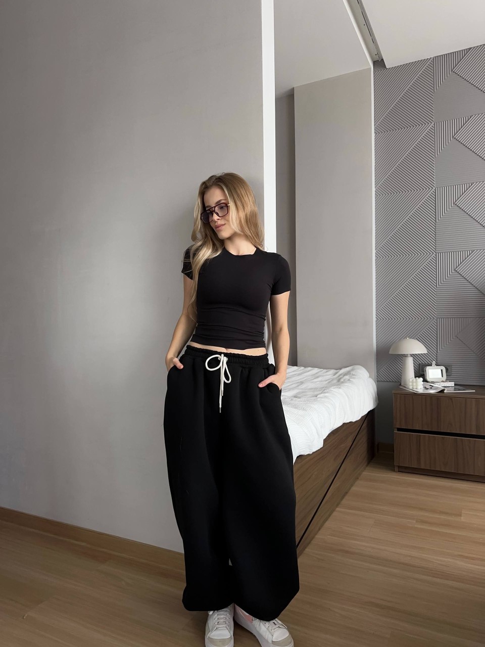 Жiночi широкi штани на флiсi чорного кольору 35705