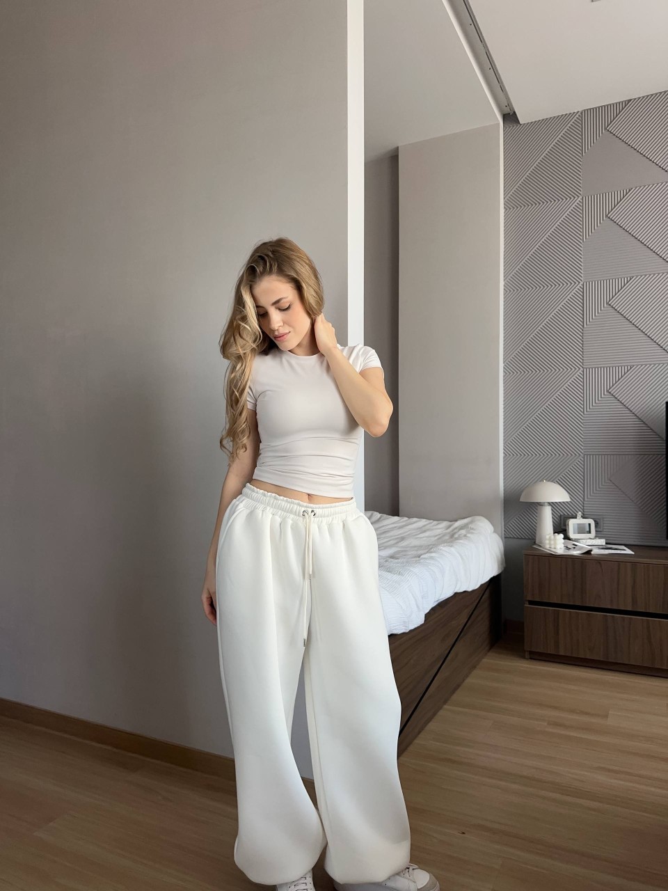 Жiночi широкi штани на флiсi молочного кольору 35711