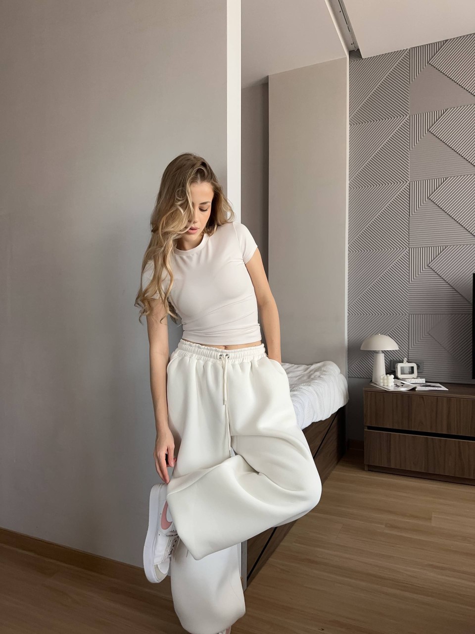 Жiночi широкi штани на флiсi молочного кольору 35711