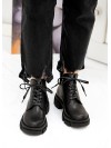 Жіночі шкіряні черевики на шнурівці чорного кольору 34896