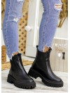 Жіночі шкіряні черевики (хутро) чорного кольору 34805