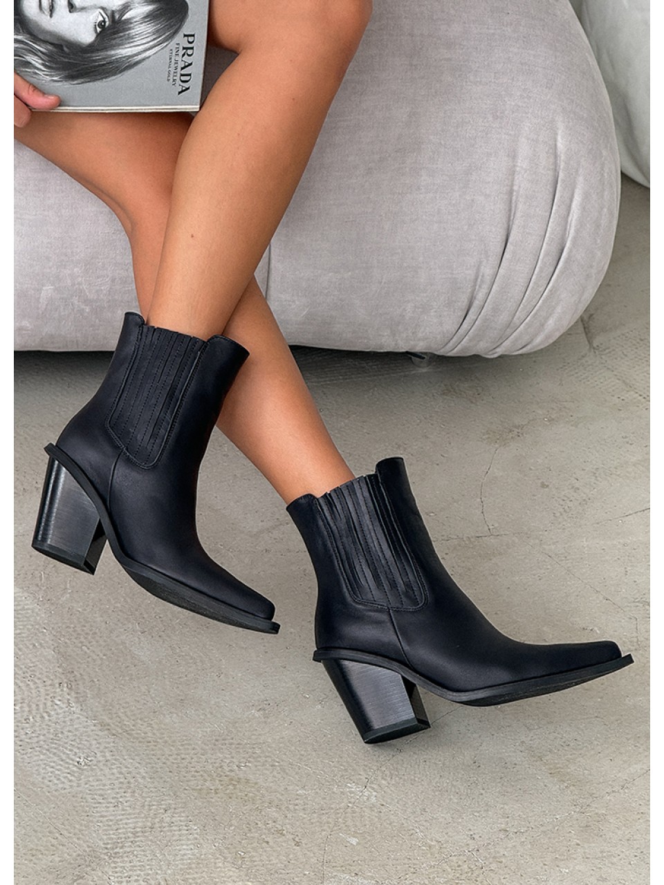 Жіночі шкіряні черевики козаки (хутро) коричневого кольору 34929