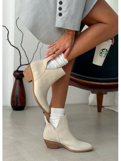 Жіночі замшеві черевики козаки (хутро) бежевого кольору 34930