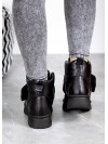Жіночі шкіряні черевики на липучці (хутро) чорного кольору 35050