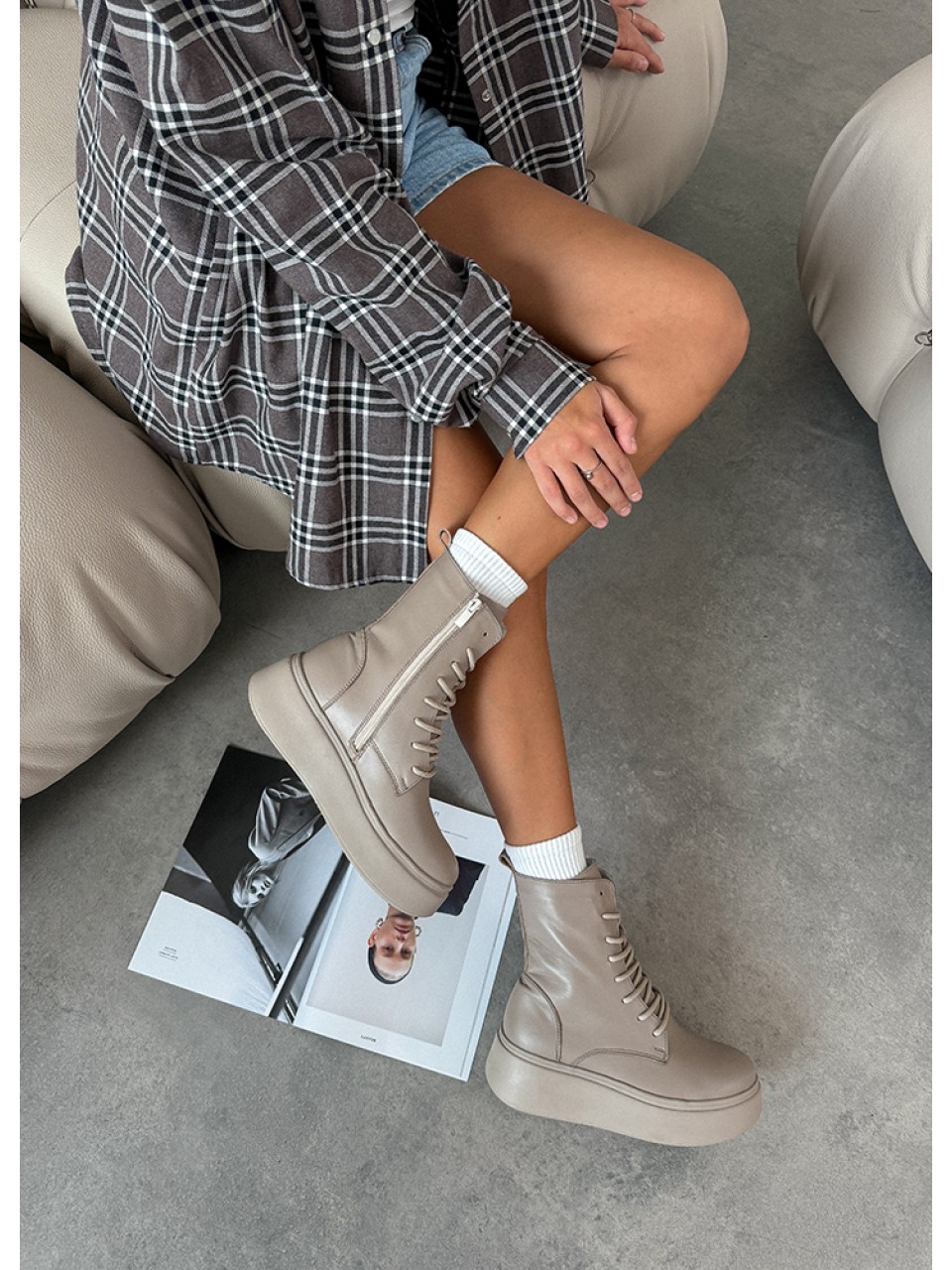 Жіночі шкіряні черевики на платформі (Хутро) кавового кольору 35186