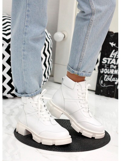 Жіночі шкіряні черевики на шнурівці (байка) білого кольору 35332