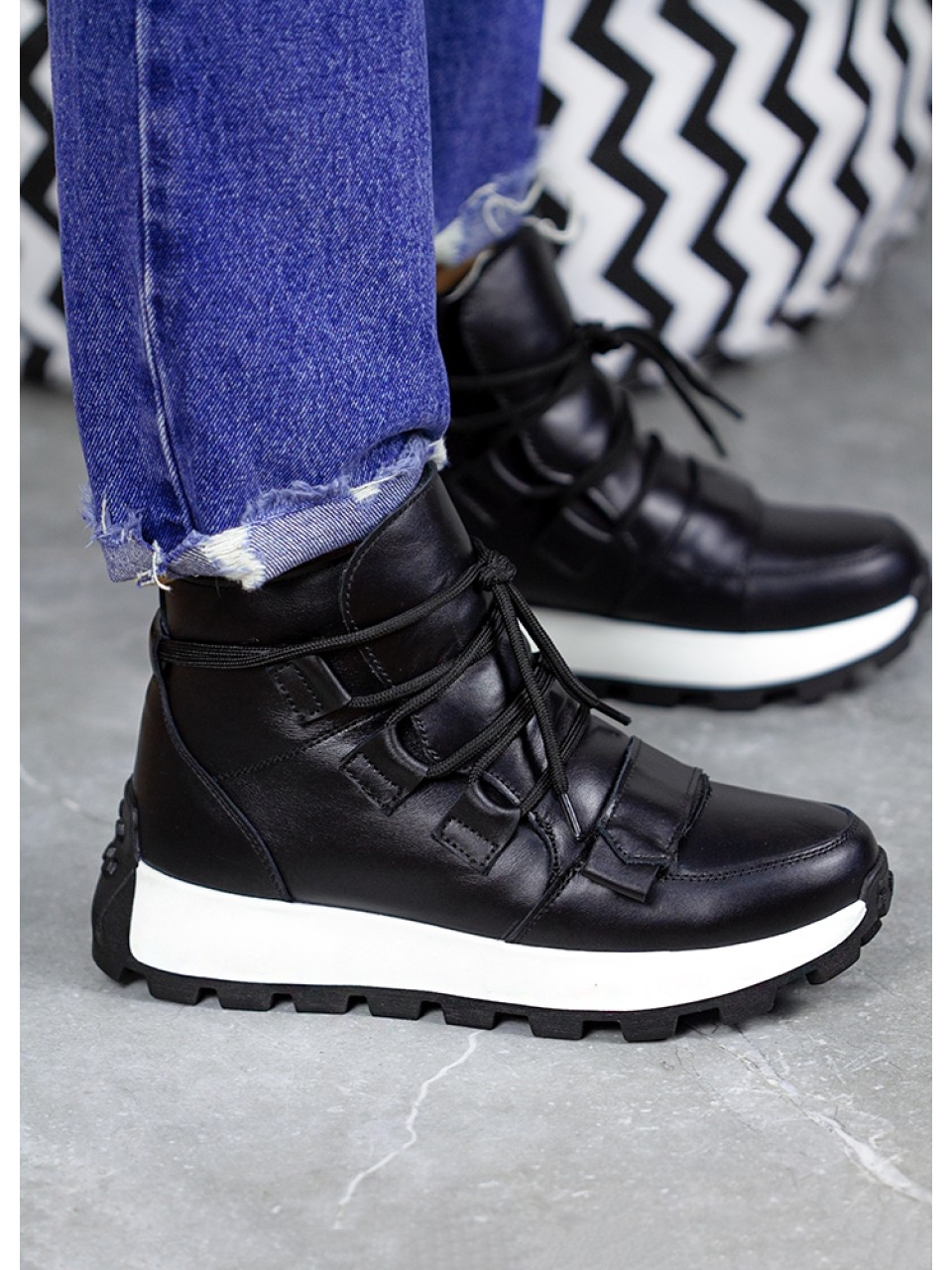 Жіночі шкіряні черевики Спорт на шнурівці (байка) чорного кольору 34983