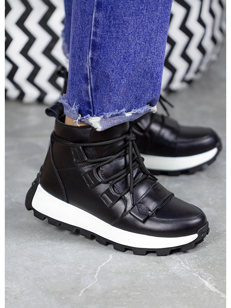 Жіночі шкіряні черевики Спорт на шнурівці (байка) чорного кольору 34983
