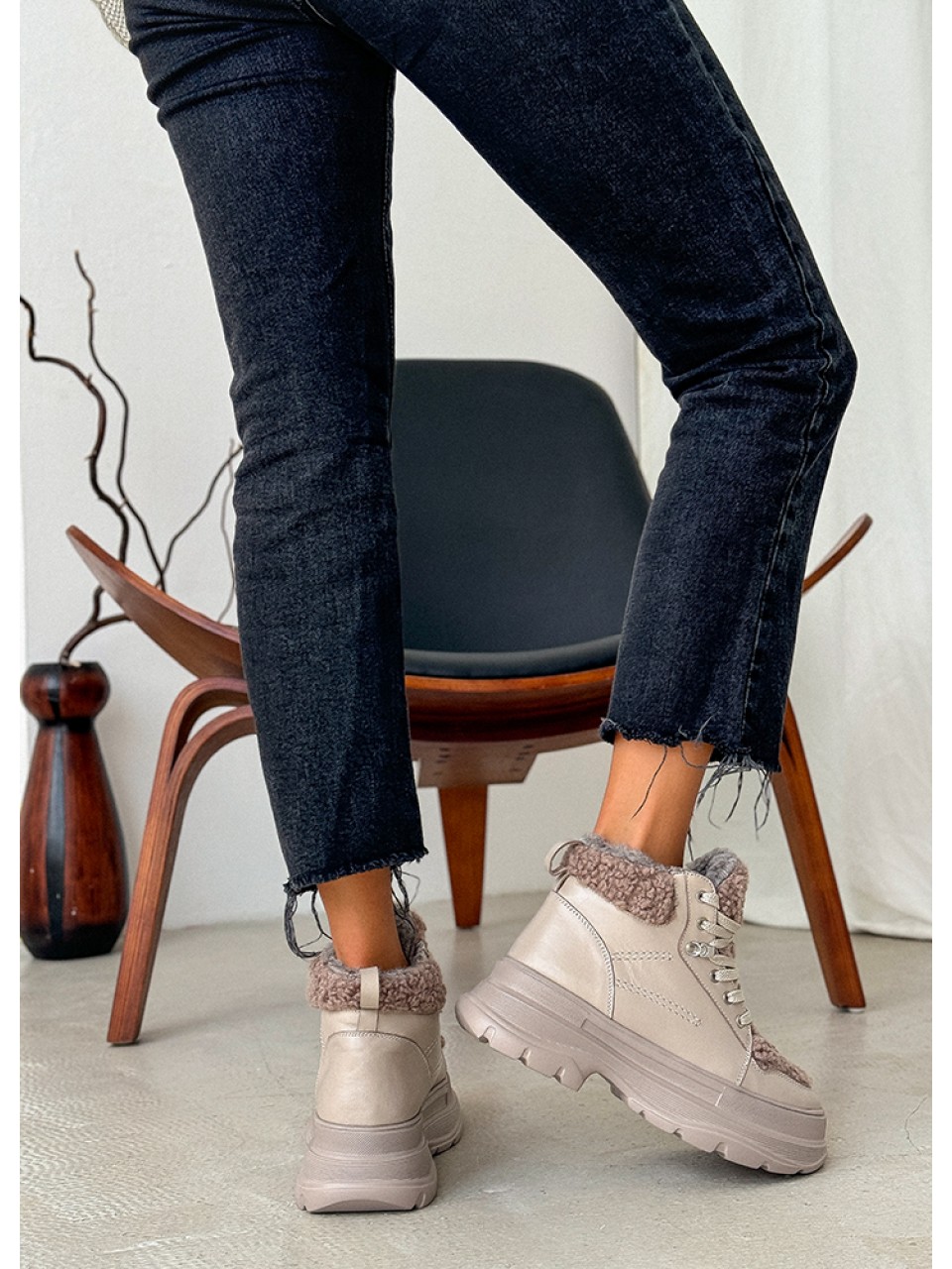 Жіночі шкіряні черевики Тедді на шнурівці (хутро) кавового кольору 35249