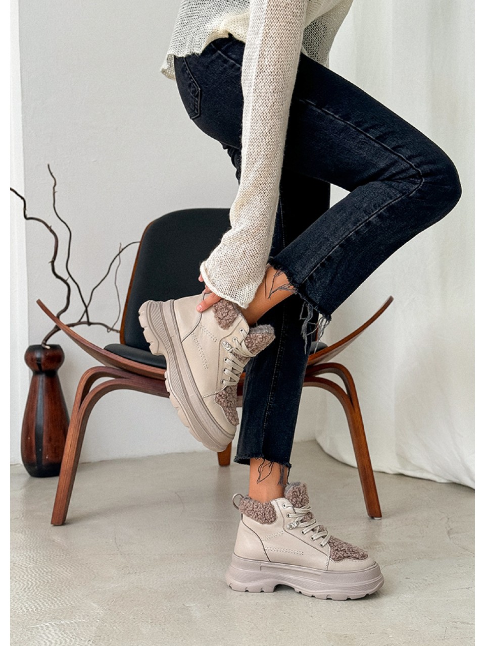 Жіночі шкіряні черевики Тедді на шнурівці (хутро) кавового кольору 35249