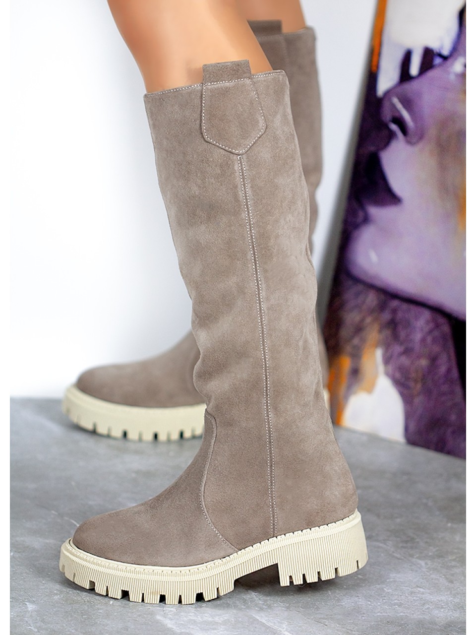 Женские сапоги из натуральной замши (Европейка) бежевого цвета 34861