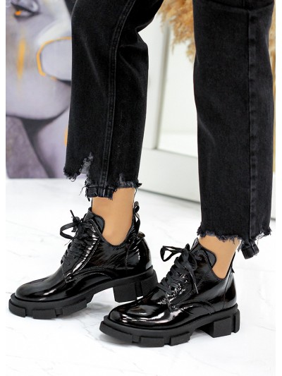 Жіночі короткі черевики лак шкіра чорного кольору 34902