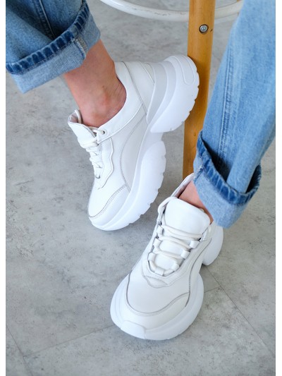 Жіночі шкіряні кросівки білого кольору 34800