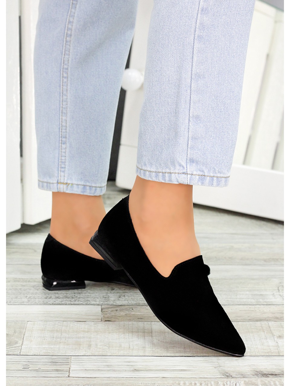 Жіночі замшеві туфлі чорного кольору 34796