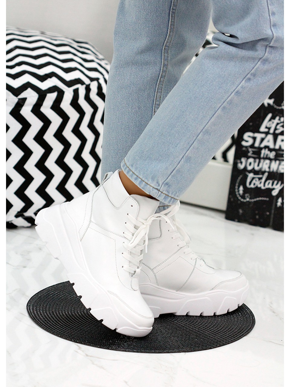 Жіночі шкіряні спортивні черевики (хутро) білого кольору 35112