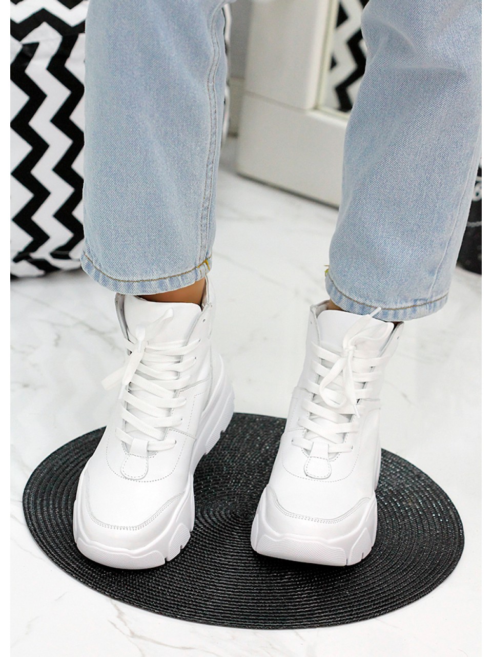 Жіночі шкіряні спортивні черевики (хутро) білого кольору 35112