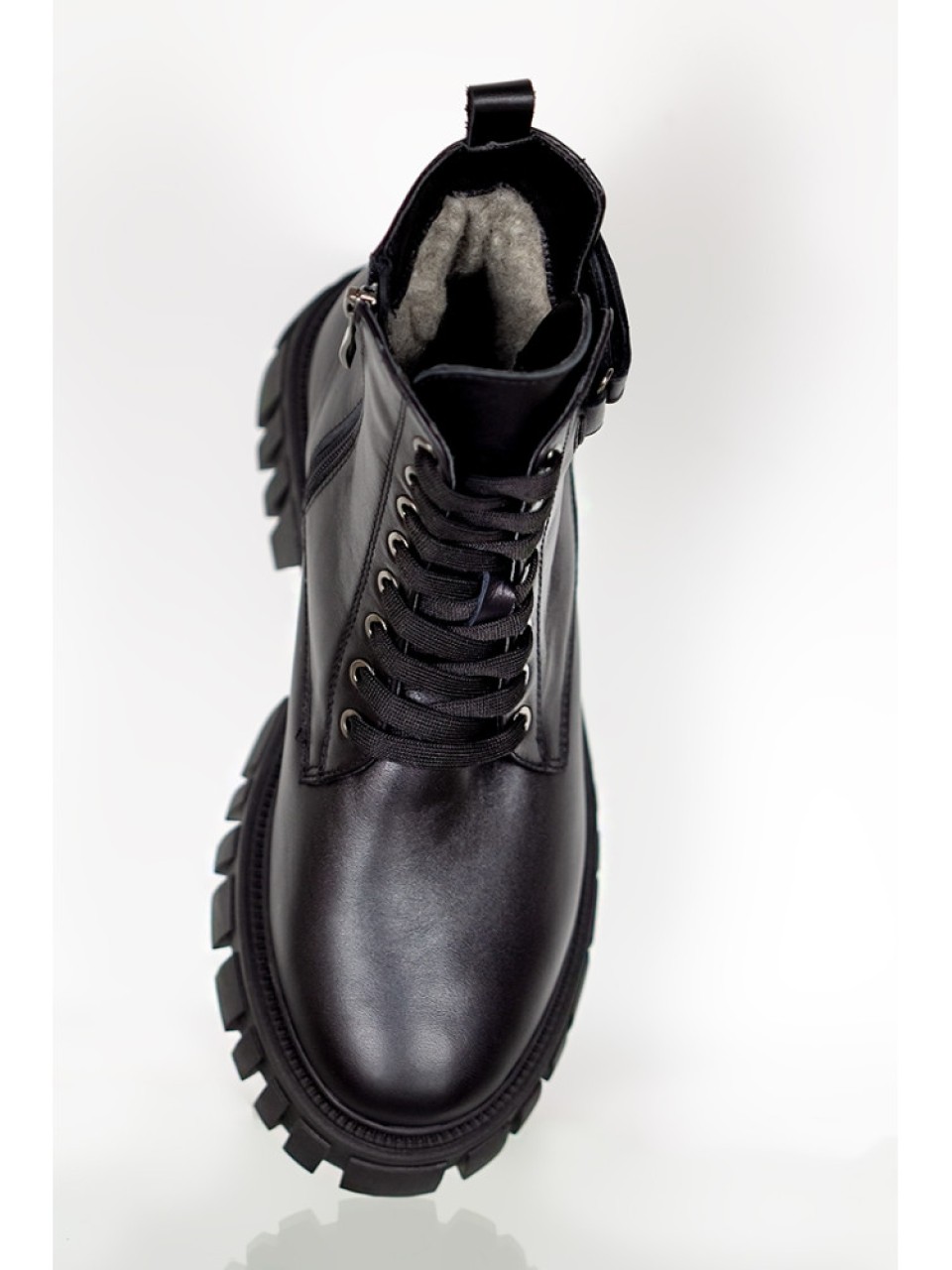 Женские кожаные тракторные ботинки (байка) черного цвета 35052