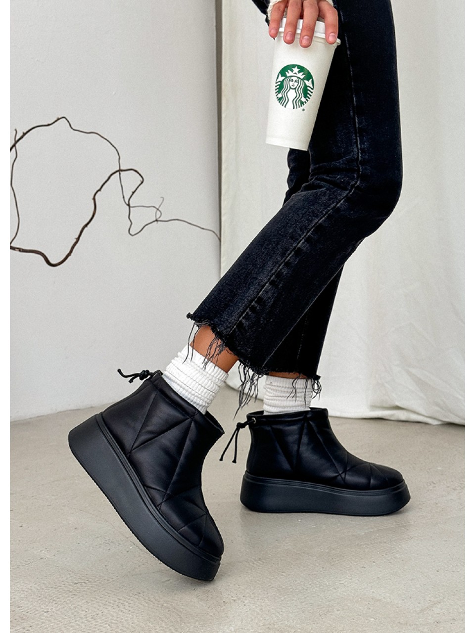 Жіночі шкіряні уггі на платформі (хутро) чорного кольору 34793