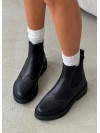 Жіночі шкіряні черевики (хутро) чорного кольору 34802