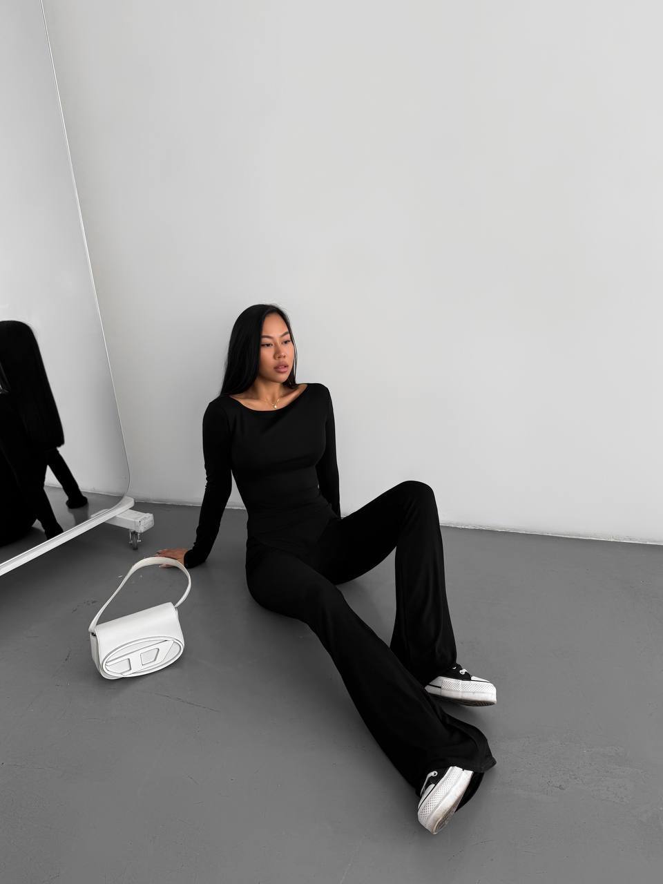 Женские штаны клеш на флисе черного цвета 35712