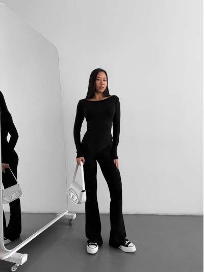 Жіночі штани кльош на флiсi чорного кольору 35712