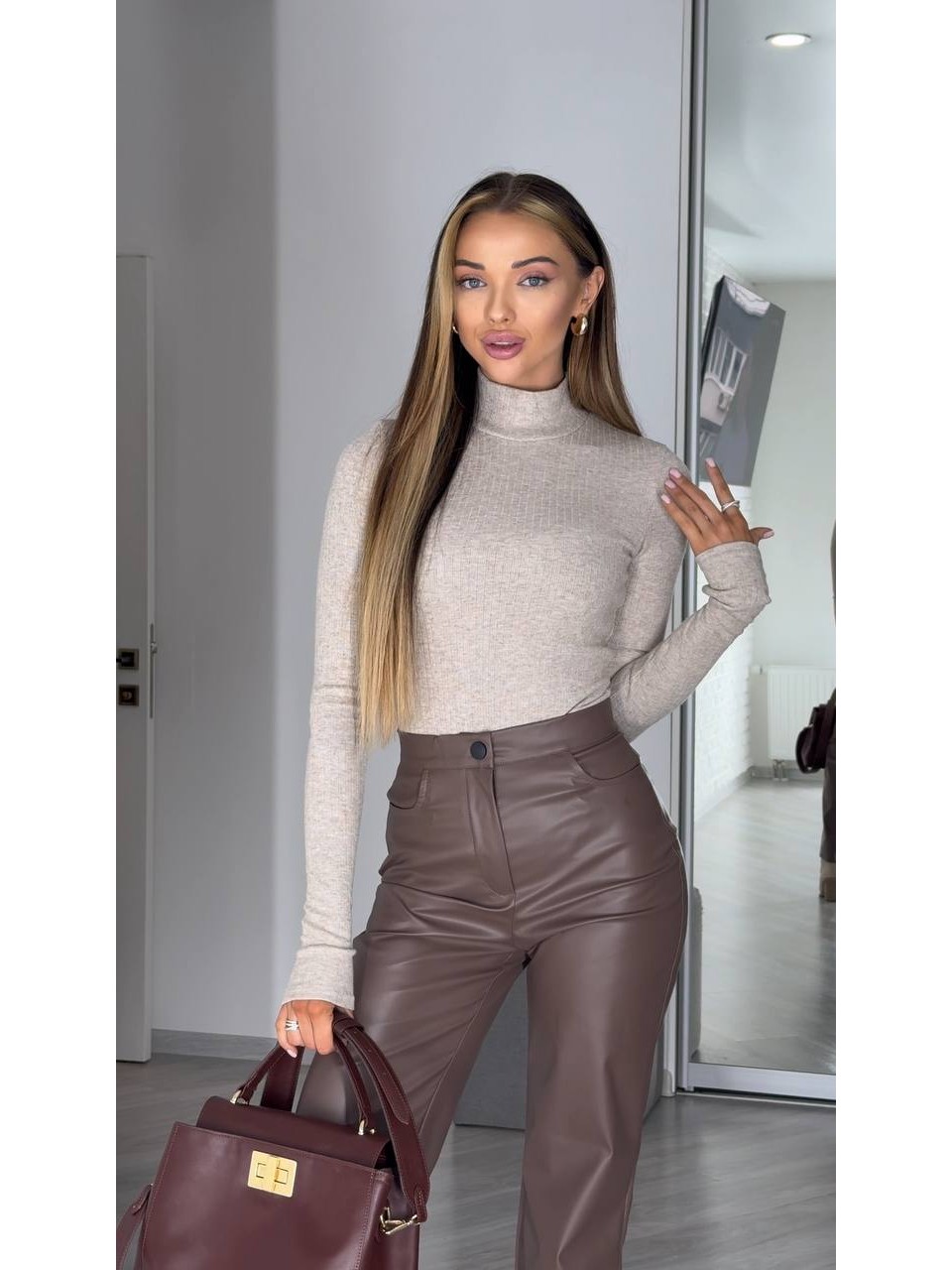 Женские штаны из эко-кожи на флисе коричневого цвета  35119