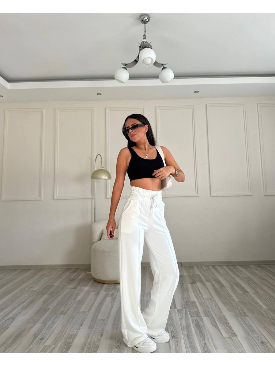 Женские спортивные штаны молочного цвета 34340