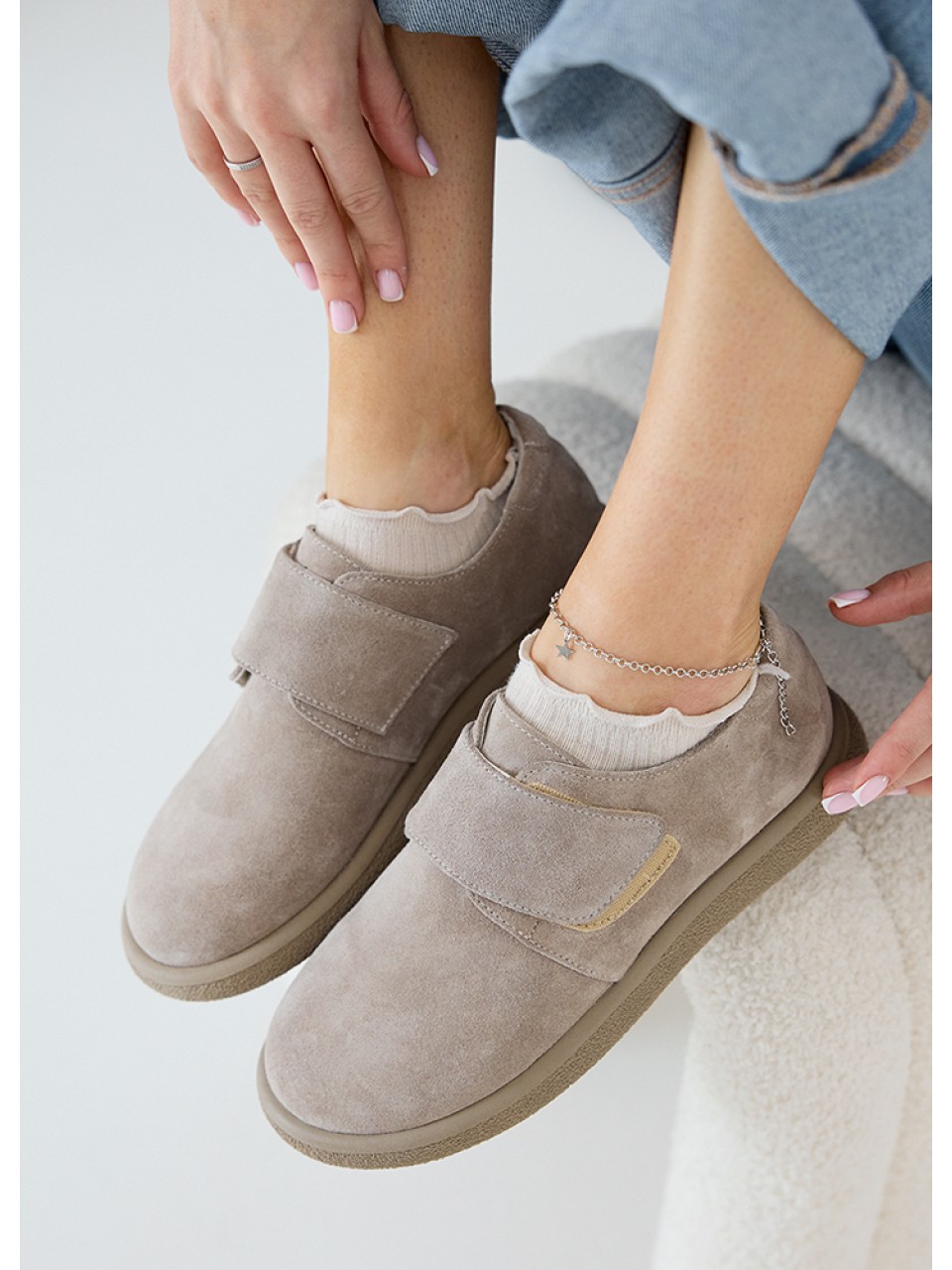 Жіночі туфлі з натуральної замші (байка) бежевого кольору 35393