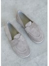 Жіночі туфлі з натуральної замші сірого кольору 35390