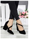 Жіночі туфлі з натуральної замші на каблуку чорного кольору 35613
