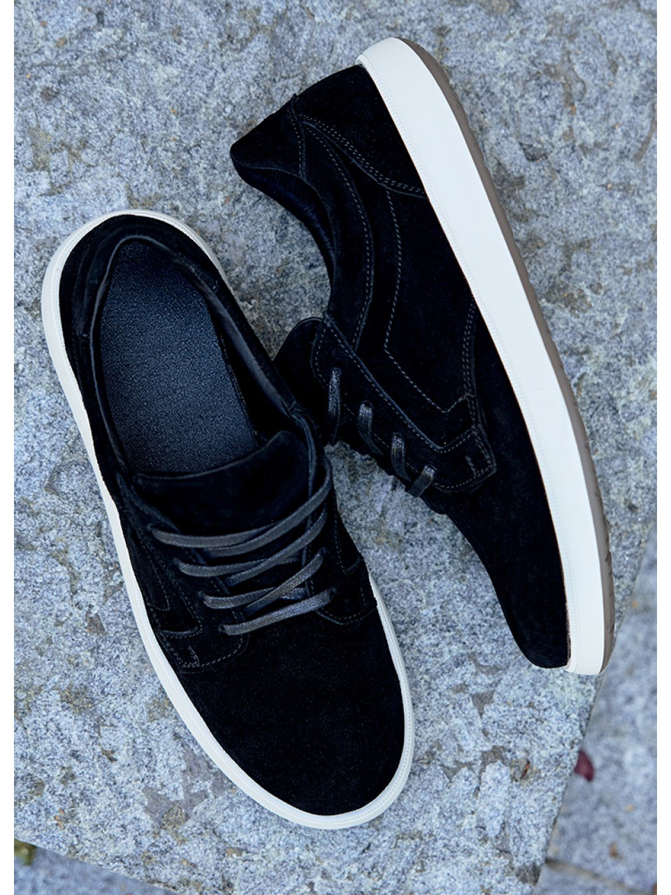 Чоловічі туфлі з натуральної замші на шнурівці чорного кольору 35472