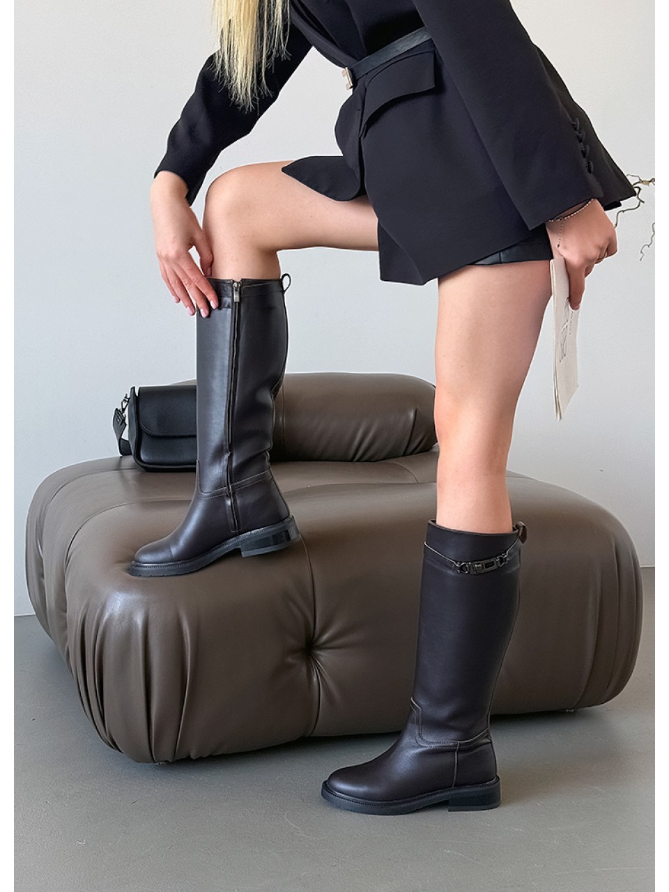 Жіночі шкіряні чоботи (Європейка) коричневого кольору 34857