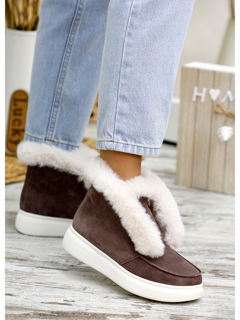 Женские замшевые короткие ботинки (мех) кофейного цвета 34925