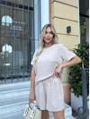 Жiночiй базовий костюм з шортами бежевого кольору 33647
