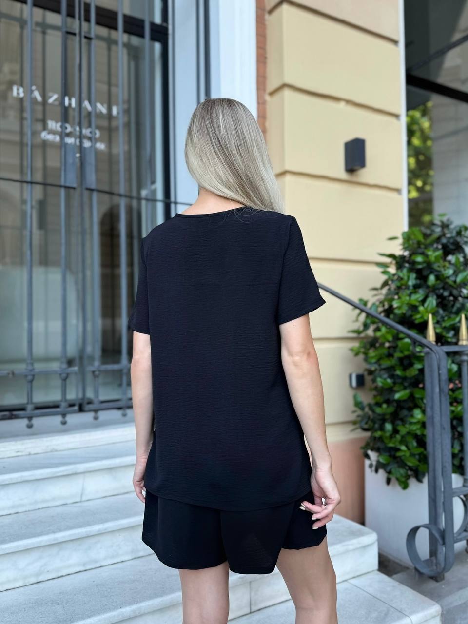 Женский базовый костюм с шортами черного цвета 33644