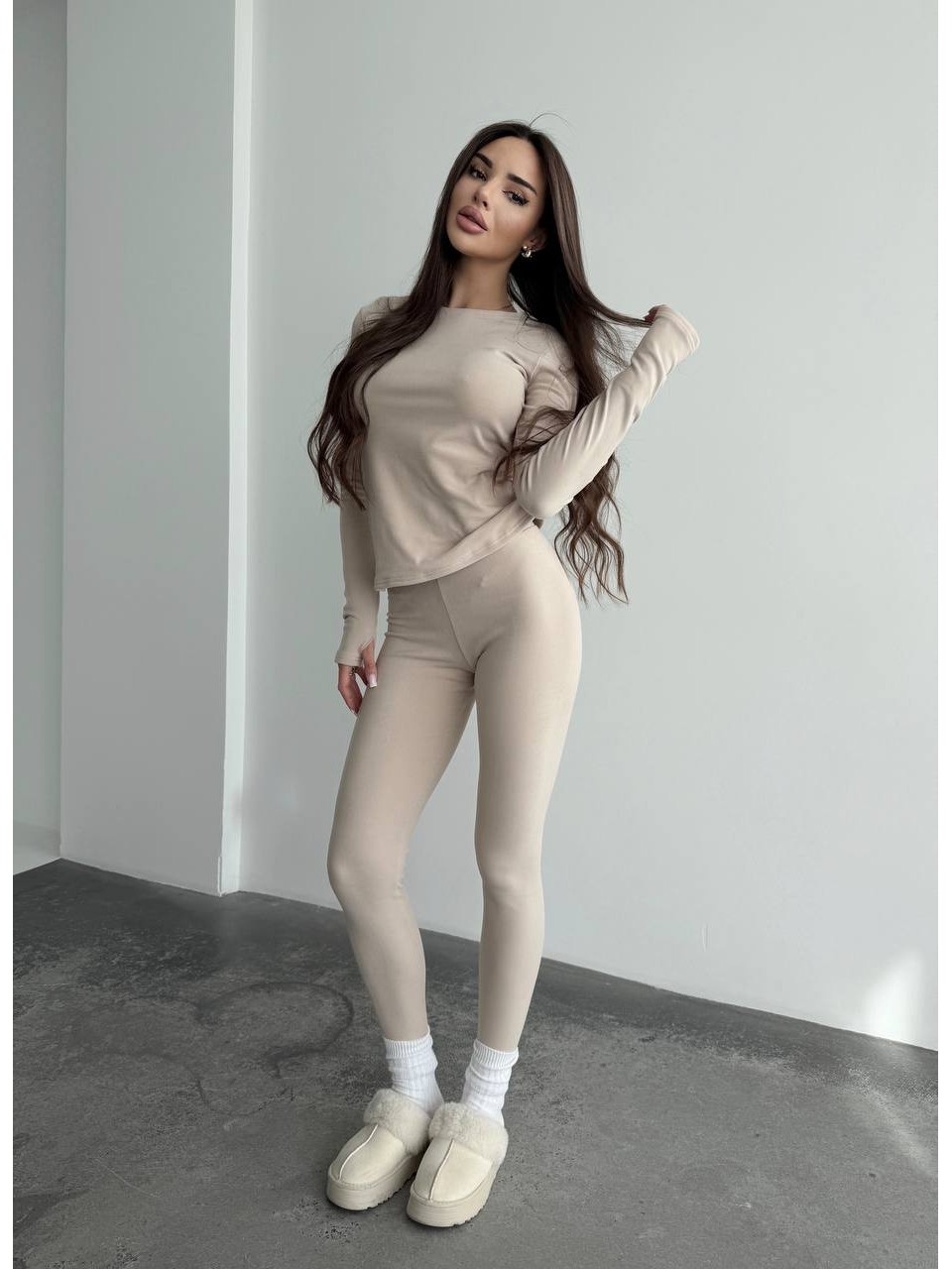 Жіночий базовий термокостюм бежевого кольору 35877