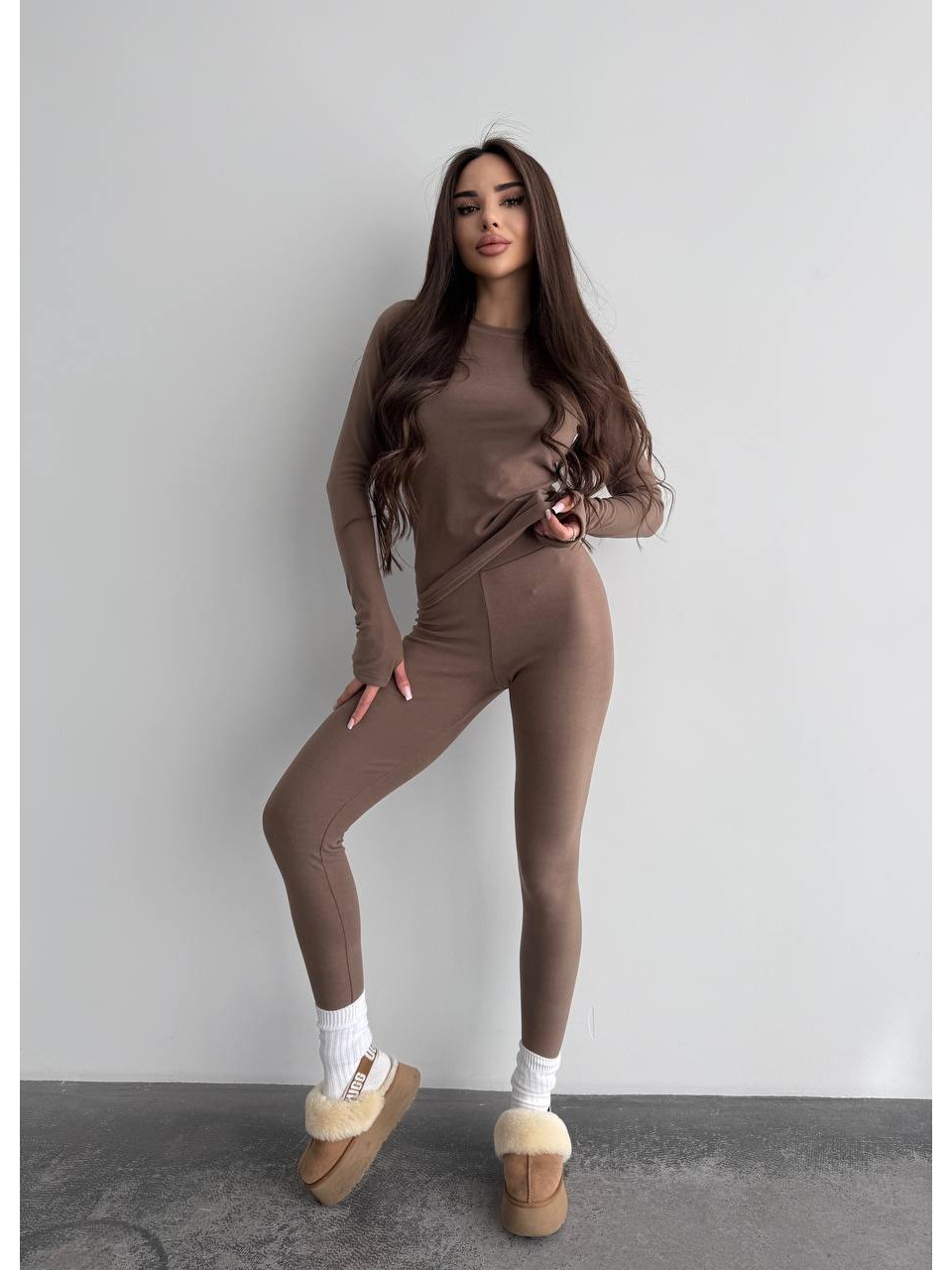 Жіночий базовий термокостюм кавового кольору 35880