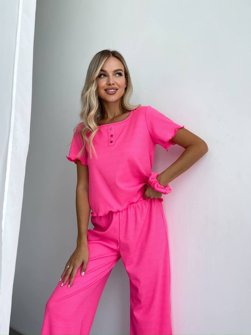 Жіночий домашній комплект трійка (топ+резинка+штани) малинового кольору 34015