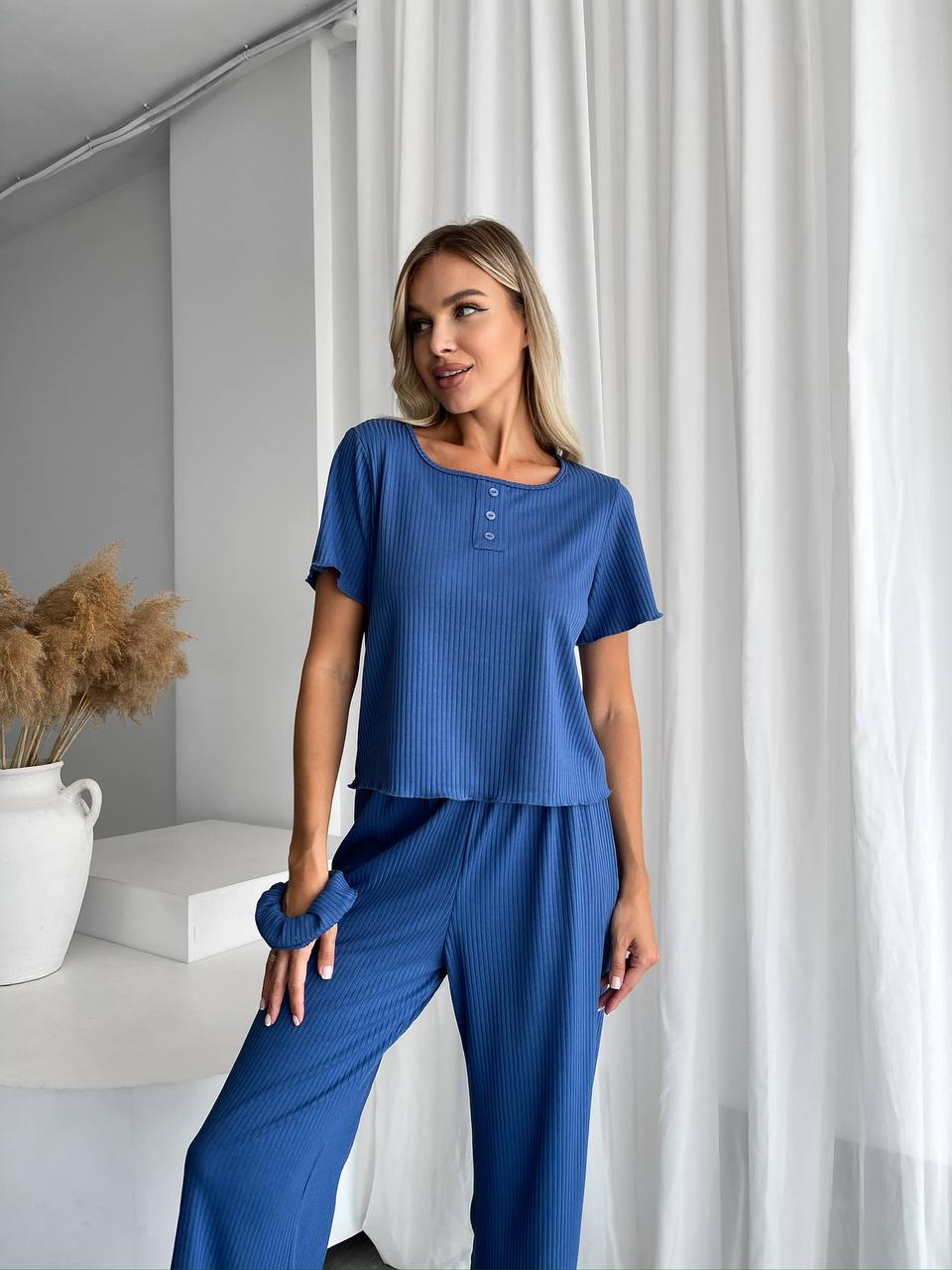 Женский домашний комплект тройка (топ+резинка+штаны) синего цвета 34010